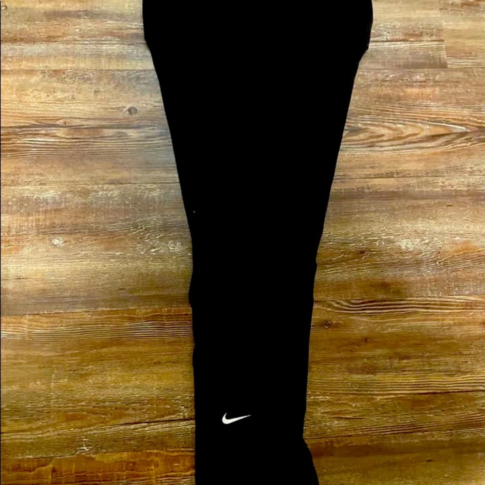 Nike medium crop leggings
